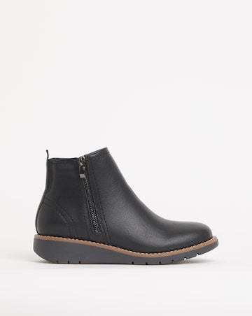 Heavenly Soles Erin Classic Low Wedge Chelsea Boots - Wide Fit (E)