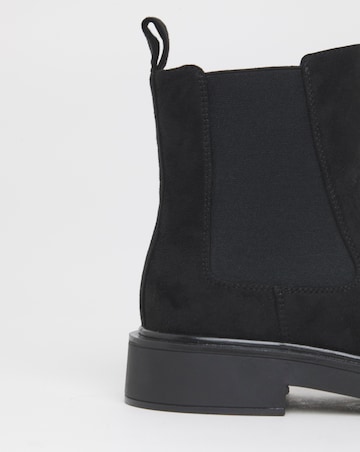 Arya Classic Chelsea Boots - Standard Fit (D)