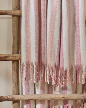 Wylder Beechwood Stripe Throw 140x180cm