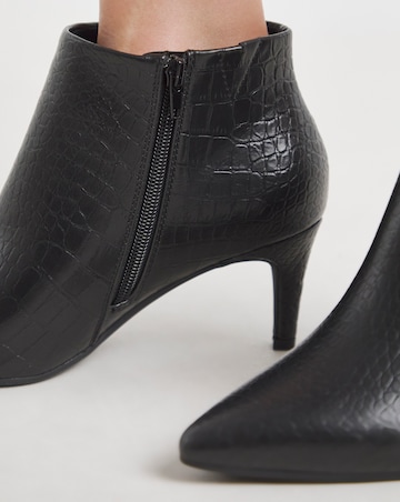 Cairns Kitten Heel Pointed Toe Ankle Boot - Extra Wide Fit (EEE)