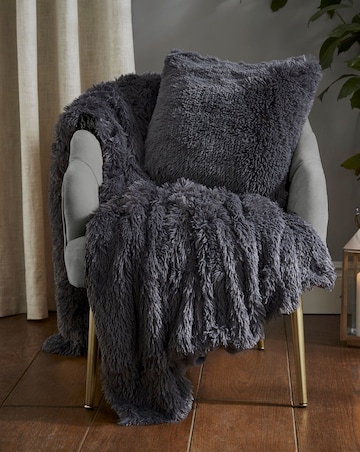 Catherine Lansfield Shaggy Fleece Cushion