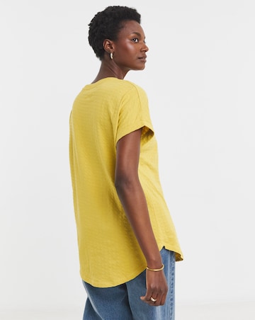 Dobby Textured Curved Hem