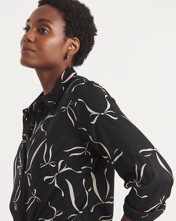 Dipped Back Long Sleeve Shirt