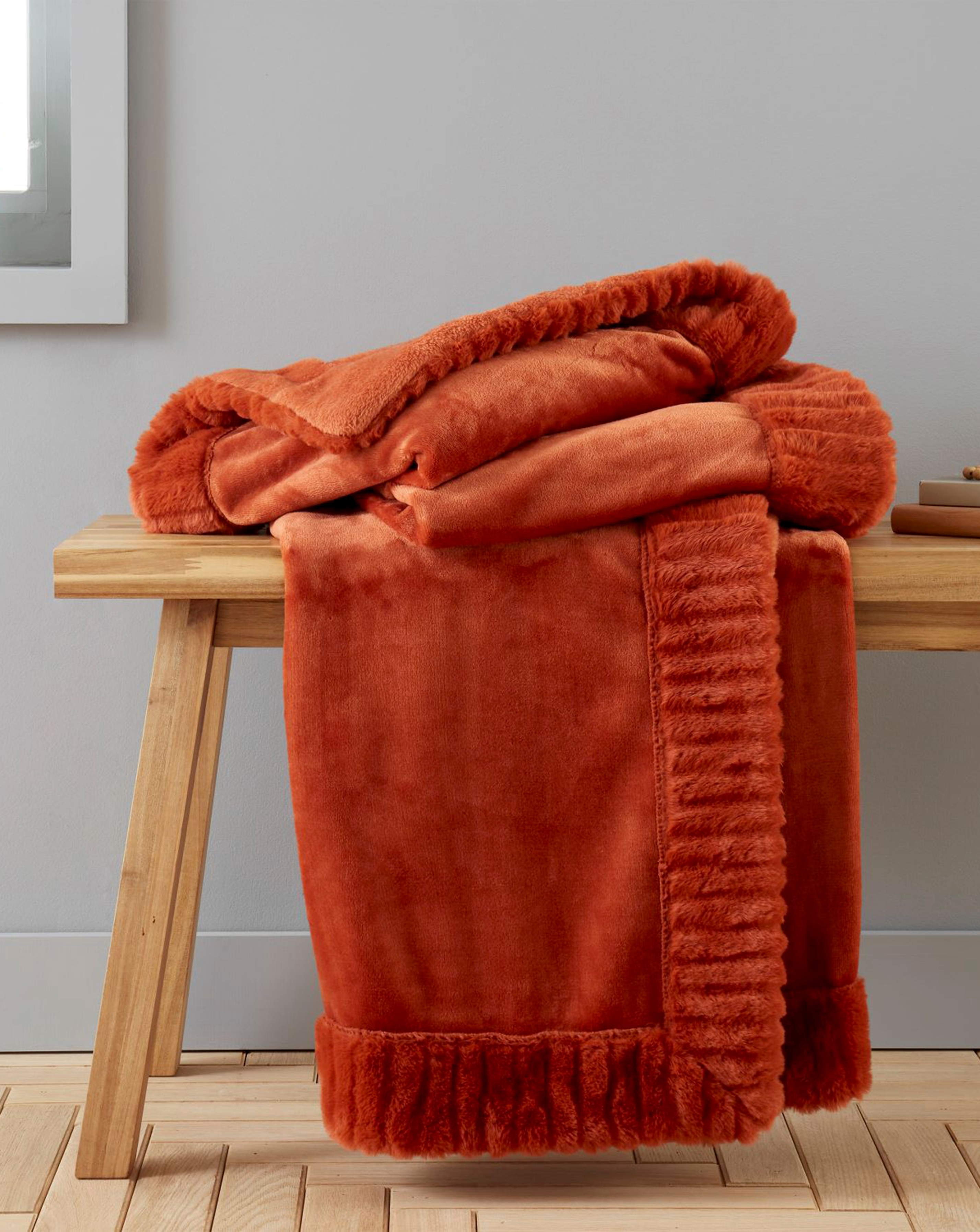 Catherine Lansfield Velvet Faux Fur Cosy Throw