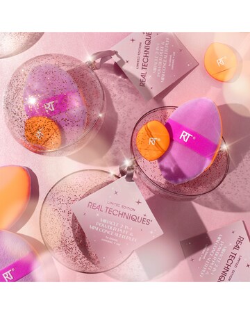 Real Techniques Miracle 2-in-1 Powder Puff Ornament (Worth 10 GBP)