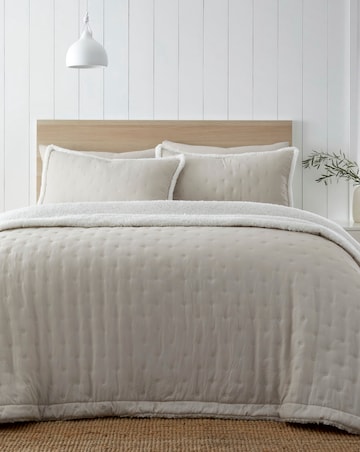 Catherine Lansfield Cosy Nori Sherpa Bedspread