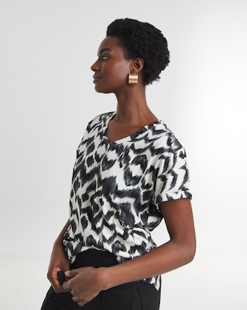 Pure Cotton The V Neck Printed T-Shirt