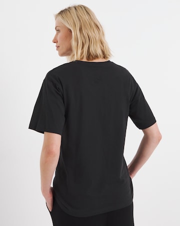 PUMA Essentials No.1 Logo Relaxed T-Shirt