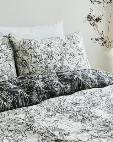 Sketched Floral Duvet Set
