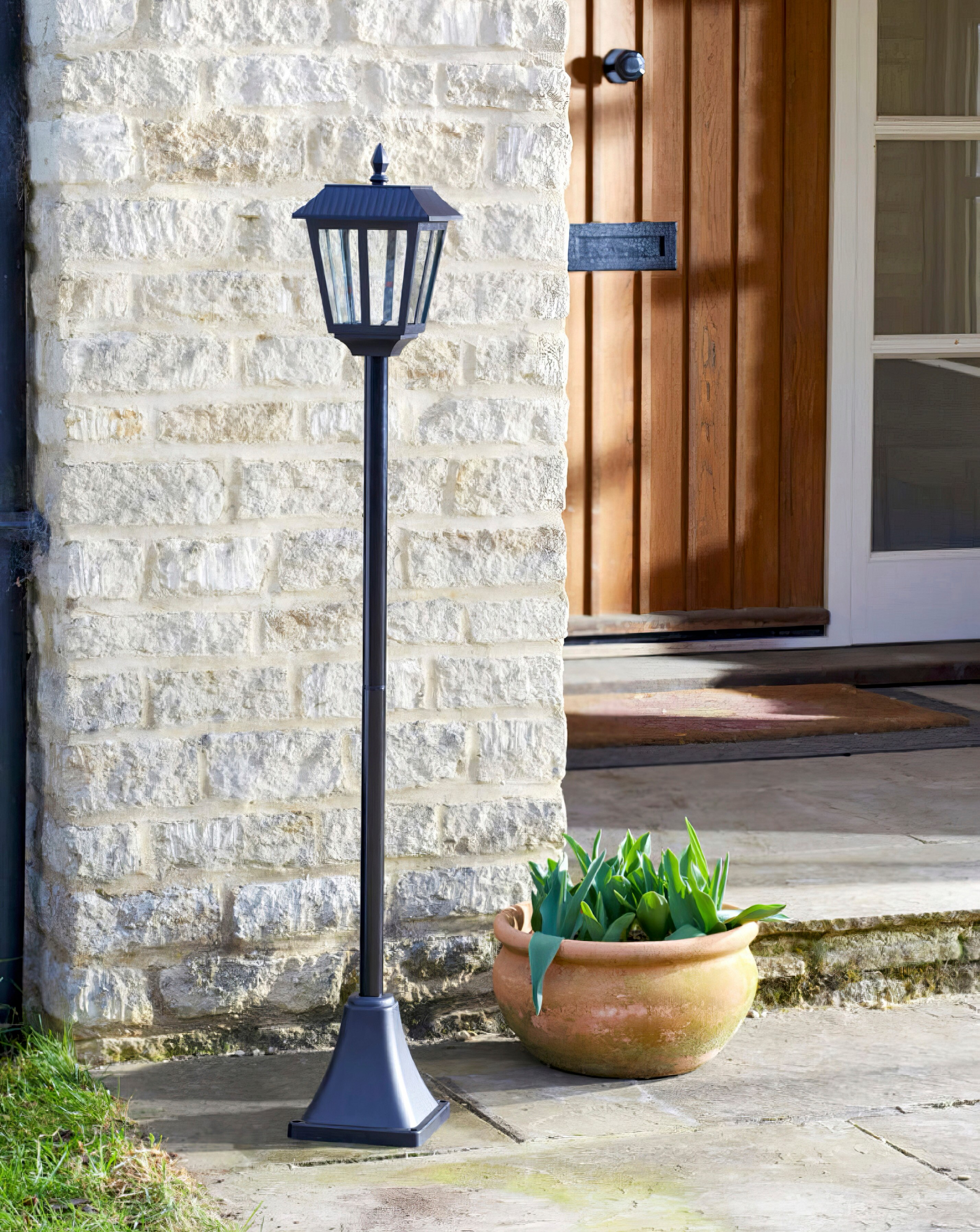 Metro Solar Lamp Post 20L