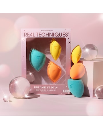 Real Techniques Dreamiest Dew Sponge Set (Worth 21 GBP)
