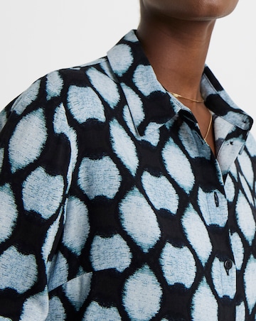 Dipped Back Long Sleeve Shirt