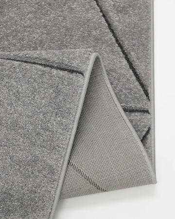 Sara Carved Triangle Rug