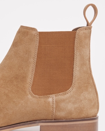 Premium Suede Chelsea Boot Wide