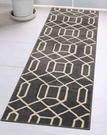 Newport Lattice Geometric Runner
