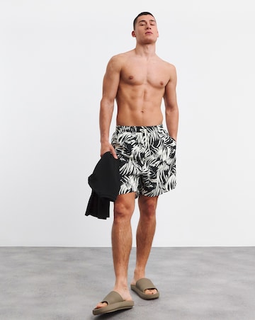 Mono Palm Print Reg Length