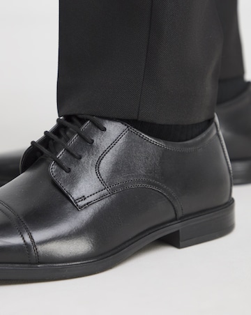 Clarks Howard Cap Wide Fit Shoes - Black