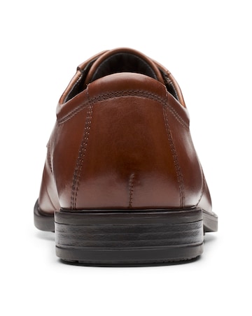 Clarks Howard Walk Shoes - Tan