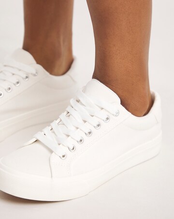 Busselton Lace Up Leisure Pumps Standard D Fit