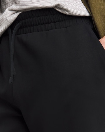 Washed Bermuda Sweat Jog Short