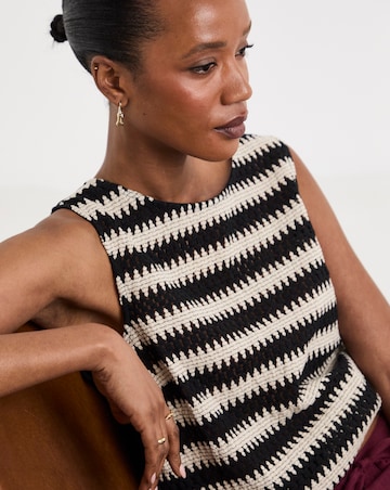 Mono Open Stitch Crochet Vest