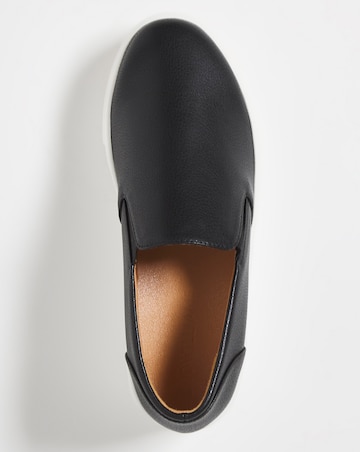 Twin Gusset Flatform Trainer - Wide Fit (E)