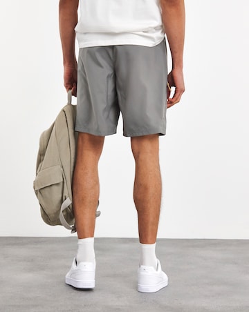 PUMA Desert Road Cargo 9" Shorts