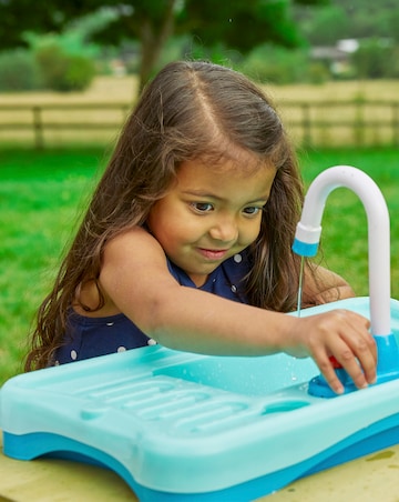 TP Picnic Bench with Pump & Play Working Tap