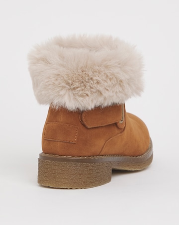 Cushion Walk Fur Collar Crepe Sole Boot Wide E Fit