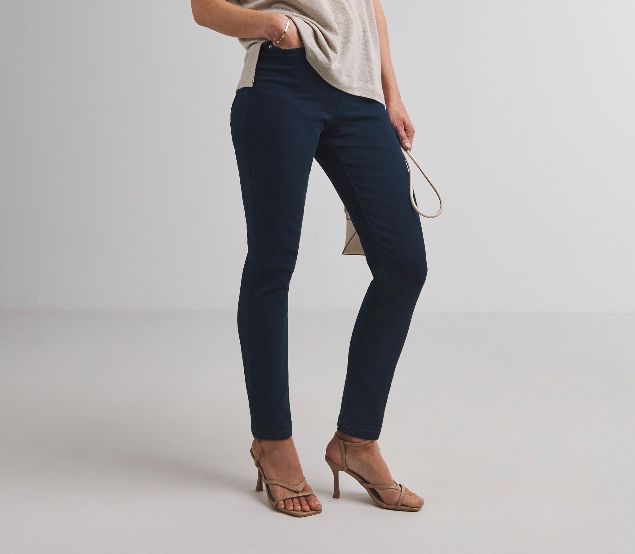 Lady wearing indigo jeans