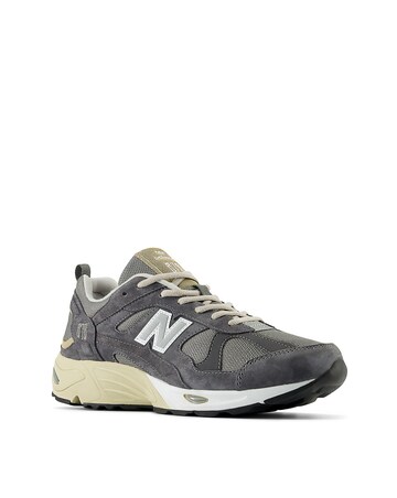 New Balance 878 Trainers