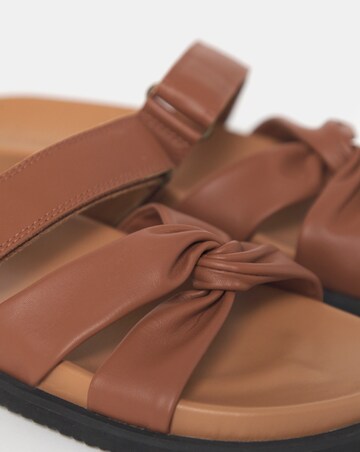 Everest Twist Front Leather Footbed Sandals - Extra Wide Fit (EEE)