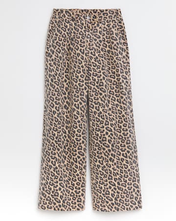 Leopard Print Denim Pleat Wide Leg Jeans