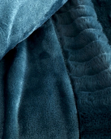 Catherine Lansfield Velvet Faux Fur Cosy Throw