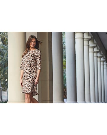 Sosandar Ruffle Hem Shift Dress