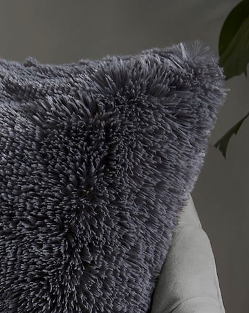 Catherine Lansfield Shaggy Fleece Cushion