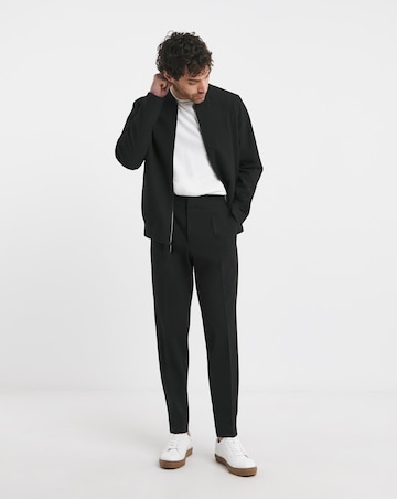 Tailored Loose Fit Pleat Stretch Trouser