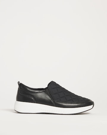 Quilted Twin Gusset Slip On Shoe E Fit