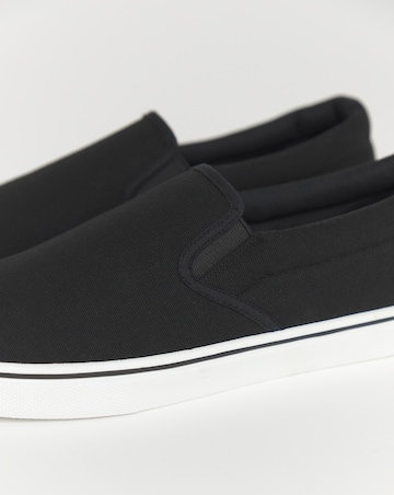 Basic Slip On Pump Wide