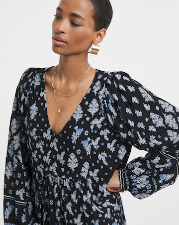 Border Print Batwing Maxi Dress