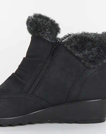 Cushion Walk Zip Fur Ankle Boot E Fit