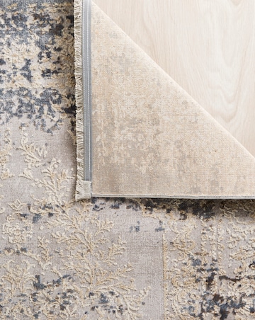 Vintage Medallion Fringe Woven Rug