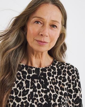 Animal Half Sleeve Raglan Knitted T-shirt