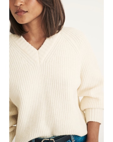 Nobody's Child Cream Raglan V-Neck Rib Jumper