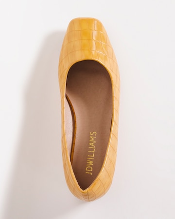 Square Toe Ballerina EEE Fit