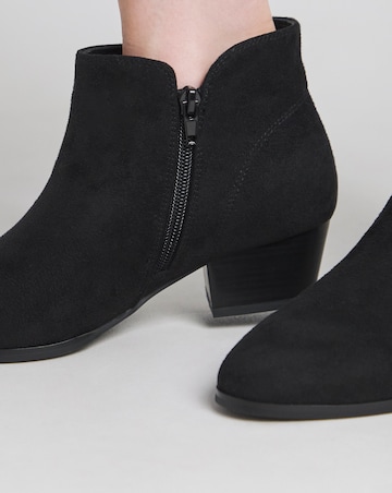 Meredith Ankle Western Boot - Extra Wide Fit (EEE)