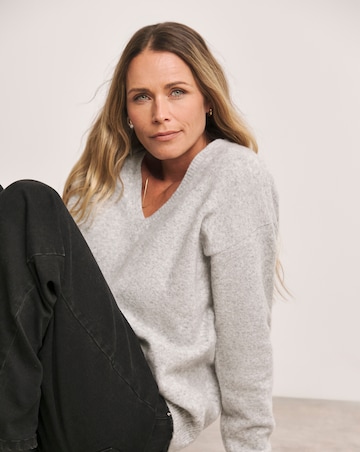 Anthology Gifting V Neck Jumper