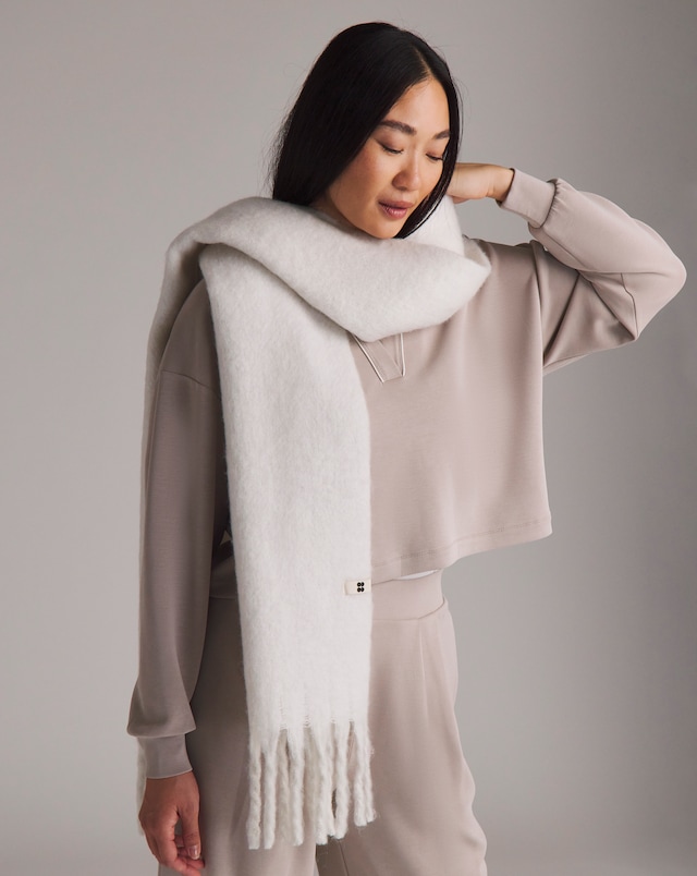 Sweaty Betty Soft Cloud Tassle Scarf