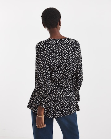 Lace Trim Short Sleeve Top