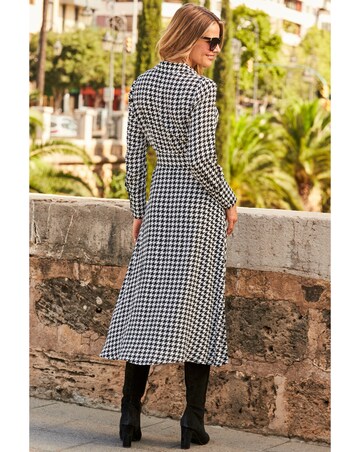 Sosandar Dogtooth Print Midi Shirt with Belt